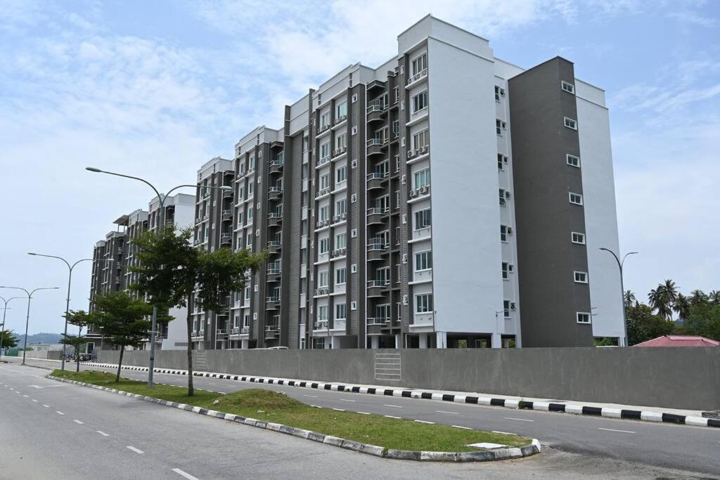 Full Moon Apartment Kuah Exterior photo